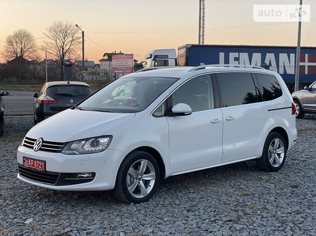 Volkswagen Sharan 2014  випуску Львів з двигуном 2 л дизель мінівен автомат за 17950 долл. 