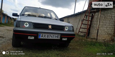 Peugeot 309 1987  випуску Харків з двигуном 1.6 л  ліфтбек механіка за 1900 долл. 