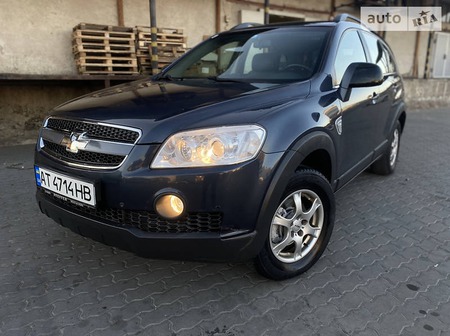 Chevrolet Captiva 2009  випуску Івано-Франківськ з двигуном 2 л дизель позашляховик механіка за 8499 долл. 