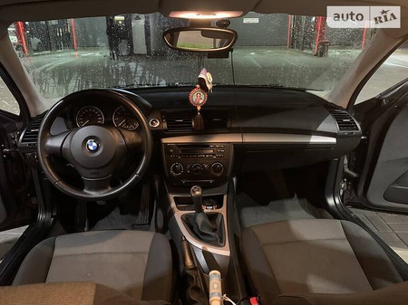 BMW 116 2005  випуску Харків з двигуном 1.6 л бензин хэтчбек механіка за 7000 долл. 