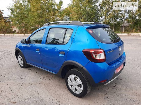 Dacia Sandero Stepway 2013  випуску Луцьк з двигуном 1.5 л дизель хэтчбек механіка за 7450 долл. 