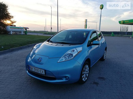 Nissan Leaf 2014  випуску Рівне з двигуном 0 л електро хэтчбек автомат за 10400 долл. 