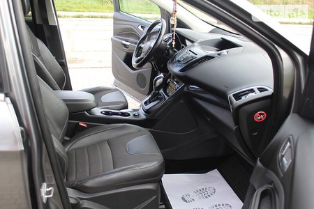 Ford Kuga 2014  випуску Львів з двигуном 2 л дизель позашляховик автомат за 15000 долл. 
