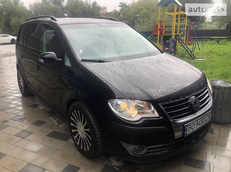 Volkswagen Touran 2007  випуску Тернопіль з двигуном 1.9 л дизель мінівен механіка за 7999 долл. 