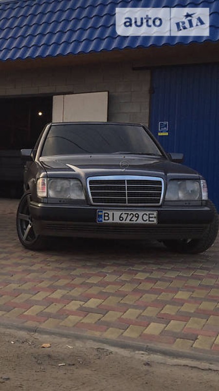 Mercedes-Benz E 300 1988  випуску Полтава з двигуном 3 л  седан  за 6000 долл. 