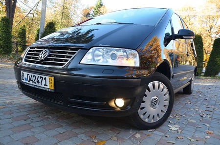 Volkswagen Sharan 2009  випуску Львів з двигуном 2 л дизель мінівен механіка за 8950 долл. 