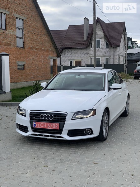 Audi A4 Limousine 2010  випуску Львів з двигуном 2 л бензин седан автомат за 9950 долл. 