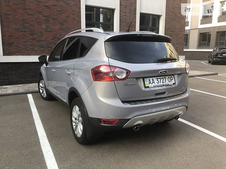 Ford Kuga 2011  випуску Київ з двигуном 2.5 л бензин позашляховик автомат за 13750 долл. 