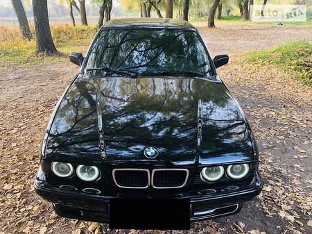 BMW 520 1988  випуску Чернігів з двигуном 2 л бензин седан механіка за 4000 долл. 