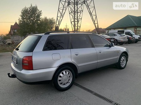 Audi A4 Limousine 1999  випуску Ужгород з двигуном 1.8 л бензин універсал автомат за 3999 долл. 