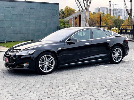 Tesla S 2016  випуску Київ з двигуном 0 л електро хэтчбек автомат за 38888 долл. 