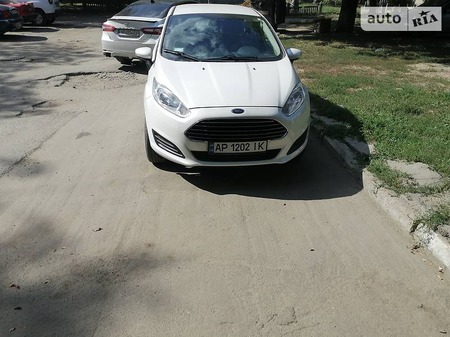 Ford Fiesta 2017  випуску Запоріжжя з двигуном 1.6 л бензин седан автомат за 9300 долл. 