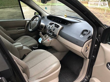 Renault Scenic 2004  випуску Чернівці з двигуном 1.5 л дизель хэтчбек механіка за 5900 долл. 