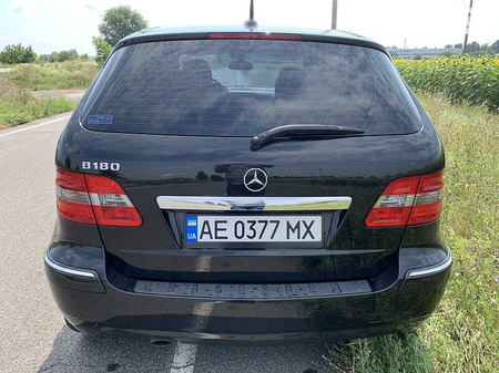 Mercedes-Benz B 180 2011  випуску Дніпро з двигуном 1.7 л бензин універсал автомат за 9500 долл. 