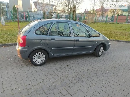 Citroen Xsara Picasso 2007  випуску Львів з двигуном 1.6 л бензин універсал механіка за 4700 долл. 