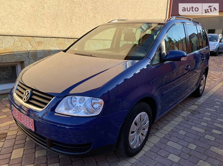 Volkswagen Touran 2004  випуску Тернопіль з двигуном 1.6 л бензин мінівен механіка за 6800 долл. 