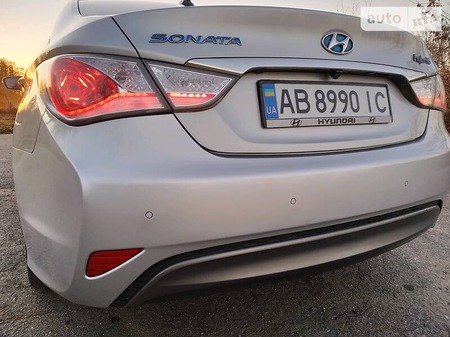 Hyundai Sonata 2011  випуску Вінниця з двигуном 2 л гібрид седан автомат за 10700 долл. 