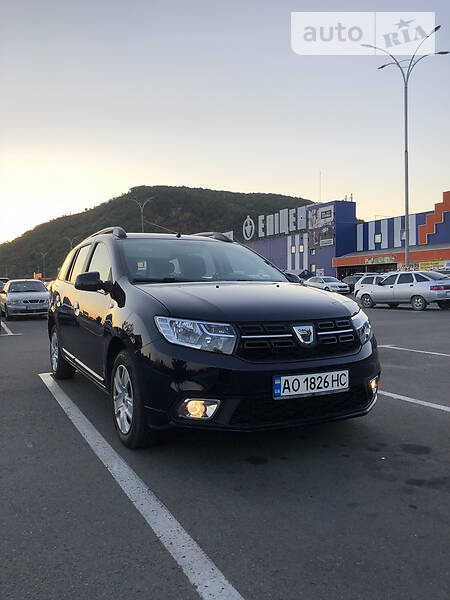 Dacia Logan MCV 2018  випуску Ужгород з двигуном 1.5 л дизель універсал механіка за 9999 долл. 