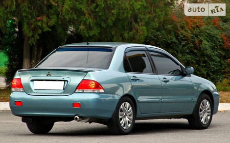 Mitsubishi Lancer 2007  випуску Дніпро з двигуном 1.6 л газ седан механіка за 6350 долл. 