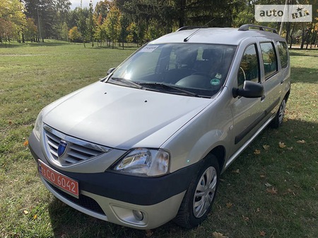 Dacia Logan MCV 2008  випуску Івано-Франківськ з двигуном 1.6 л бензин універсал механіка за 5750 долл. 