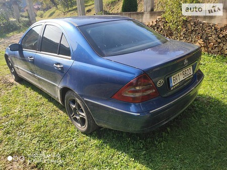 Mercedes-Benz C 270 2002  випуску Ужгород з двигуном 2.7 л дизель седан механіка за 2700 долл. 