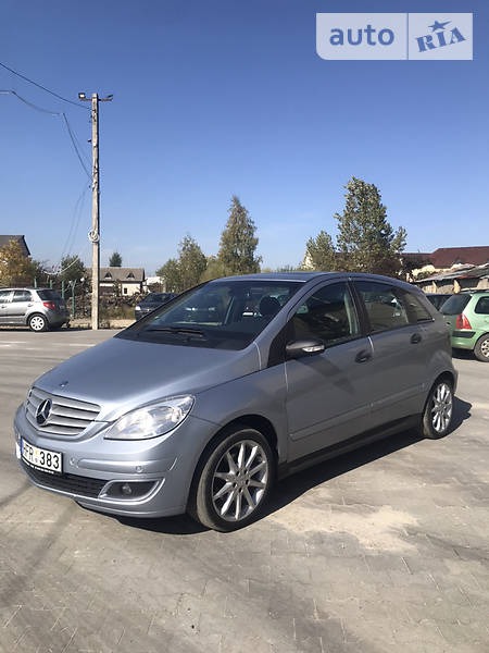 Mercedes-Benz B 200 2007  випуску Львів з двигуном 2 л бензин універсал автомат за 6990 долл. 