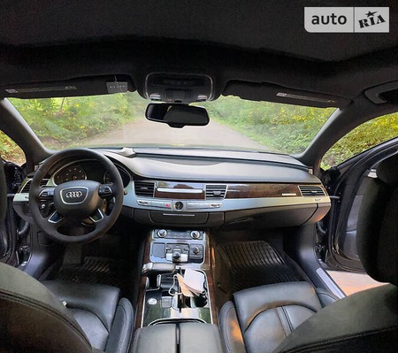 Audi A8 2015  випуску Тернопіль з двигуном 3 л бензин седан автомат за 27999 долл. 