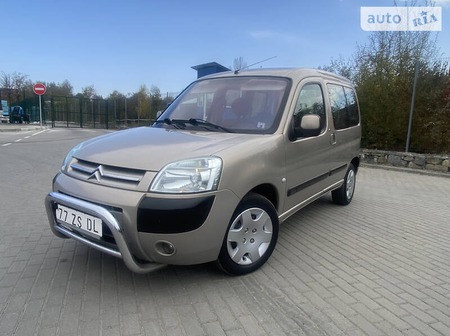 Citroen Berlingo 2005  випуску Івано-Франківськ з двигуном 1.6 л бензин мінівен механіка за 5450 долл. 