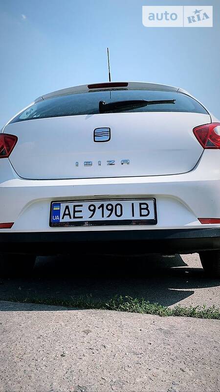 Seat Ibiza 2010  випуску Запоріжжя з двигуном 1.4 л бензин хэтчбек механіка за 5990 долл. 