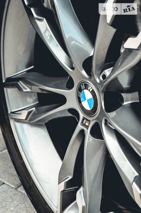 BMW 330 2019  випуску Вінниця з двигуном 2 л бензин седан автомат за 35200 долл. 