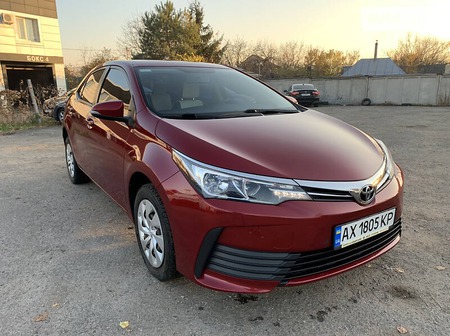 Toyota Corolla 2016  випуску Харків з двигуном 1.6 л бензин седан автомат за 16000 долл. 