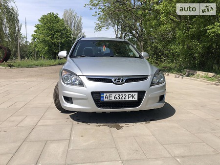 Hyundai i30 2009  випуску Дніпро з двигуном 1.6 л  універсал механіка за 6000 долл. 