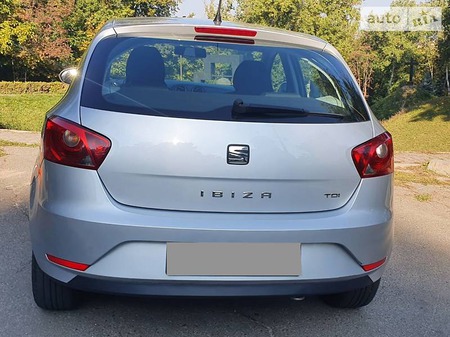 Seat Ibiza 2015  випуску Київ з двигуном 1.2 л дизель хэтчбек механіка за 8950 долл. 