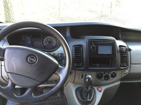 Opel Vivaro 2010  випуску Рівне з двигуном 0 л дизель мінівен механіка за 10900 долл. 