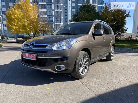 Citroen C-Crosser 2010  випуску Львів з двигуном 2.2 л дизель позашляховик автомат за 13350 долл. 