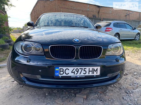 BMW 120 2007  випуску Львів з двигуном 2 л дизель хэтчбек автомат за 10999 долл. 