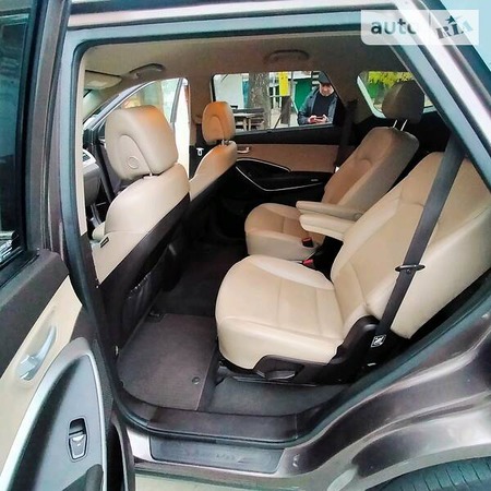 Hyundai Grand Santa Fe 2013  випуску Хмельницький з двигуном 3.3 л бензин позашляховик автомат за 16100 долл. 