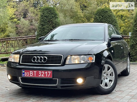 Audi A4 Limousine 2002  випуску Львів з двигуном 1.6 л бензин седан механіка за 6599 долл. 