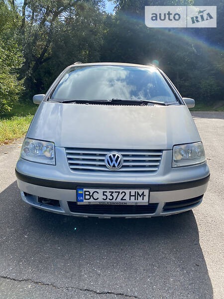 Volkswagen Sharan 2001  випуску Львів з двигуном 1.9 л дизель мінівен механіка за 5300 долл. 