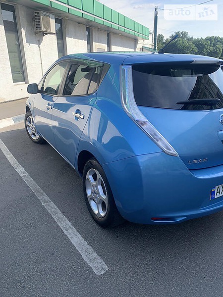 Nissan Leaf 2011  випуску Харків з двигуном 0 л електро хэтчбек автомат за 6800 долл. 