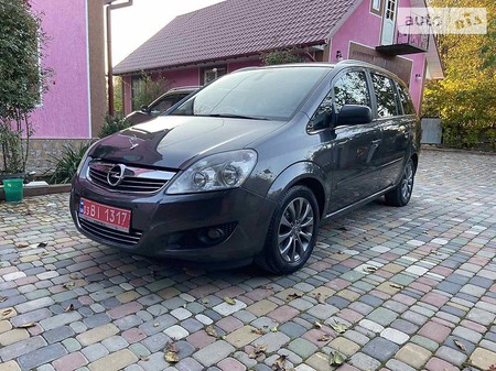 Opel Zafira Tourer 2010  випуску Чернівці з двигуном 1.7 л дизель мінівен механіка за 8600 долл. 