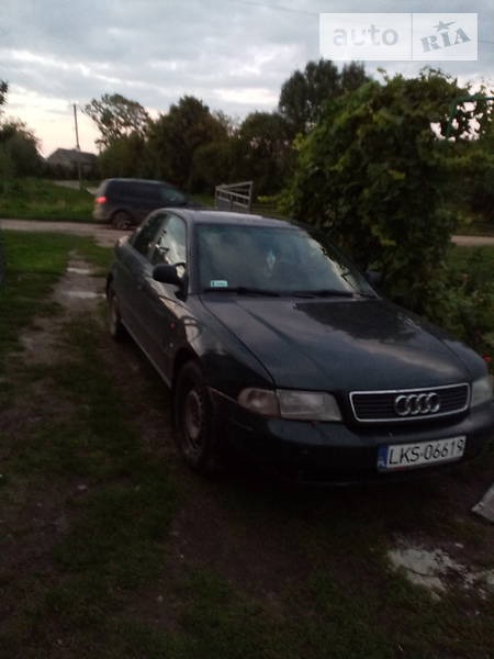 Audi A4 Limousine 1995  випуску Львів з двигуном 1.9 л дизель седан механіка за 1450 долл. 