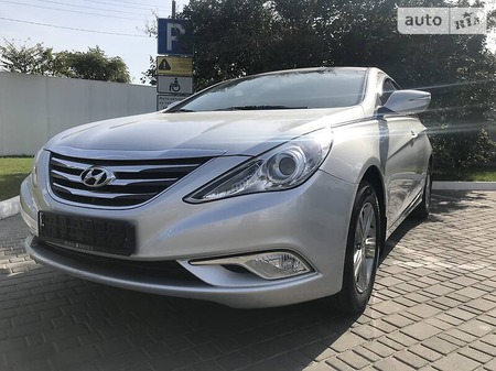 Hyundai Sonata 2013  випуску Одеса з двигуном 1.9 л дизель седан автомат за 8600 долл. 