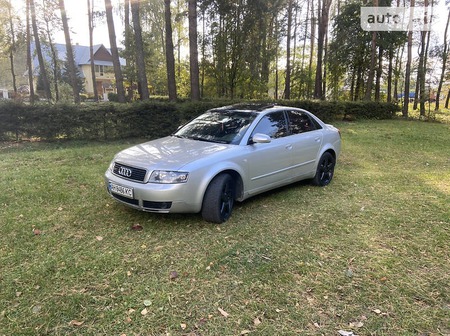 Audi A4 Limousine 2004  випуску Львів з двигуном 3 л  седан автомат за 5700 долл. 