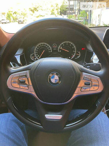 BMW 750 2017  випуску Київ з двигуном 4.4 л бензин седан автомат за 65900 долл. 