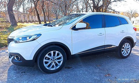 Renault Kadjar 2016  випуску Чернівці з двигуном 1.6 л дизель позашляховик механіка за 15600 долл. 