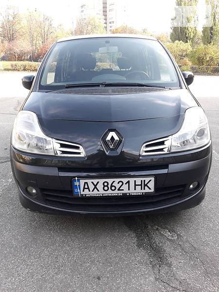 Renault Modus 2011  випуску Харків з двигуном 1.6 л бензин мінівен автомат за 6300 долл. 