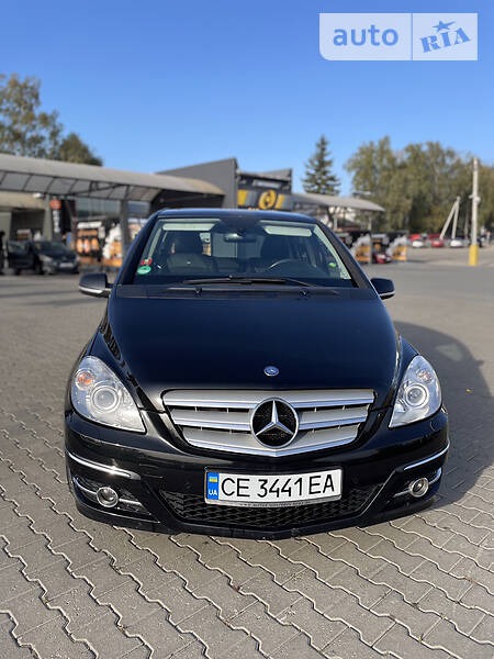 Mercedes-Benz B 200 2008  випуску Чернівці з двигуном 0 л дизель універсал автомат за 10800 долл. 