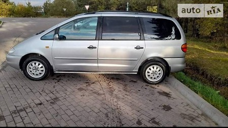 Volkswagen Sharan 1997  випуску Львів з двигуном 1.9 л дизель мінівен механіка за 4100 долл. 