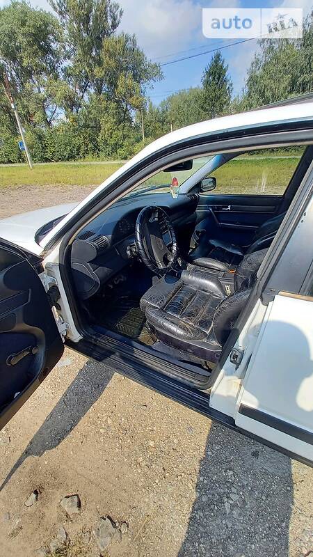 Audi 100 1992  випуску Тернопіль з двигуном 2 л бензин седан механіка за 3400 долл. 